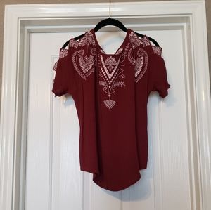 Alya maroon and white top peephole sleeves